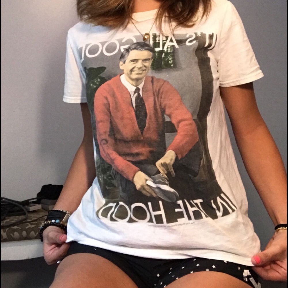 The Fred Rogers ™ “It’s all good in the hood” T-shirt